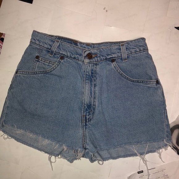 ORANGE TAB HIGH WAISTED LEVI’S CUTOFFS - Picture 2 of 2